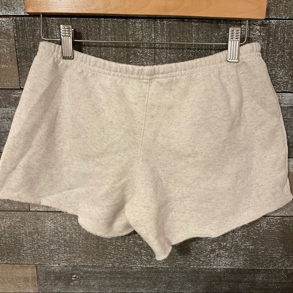 COPY - Brandy Melville shorts - Picture 2 of 3